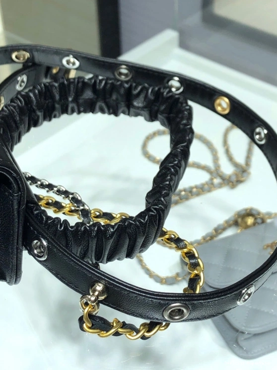 HyperPeter CHANEL AIRPODS CASE 0813